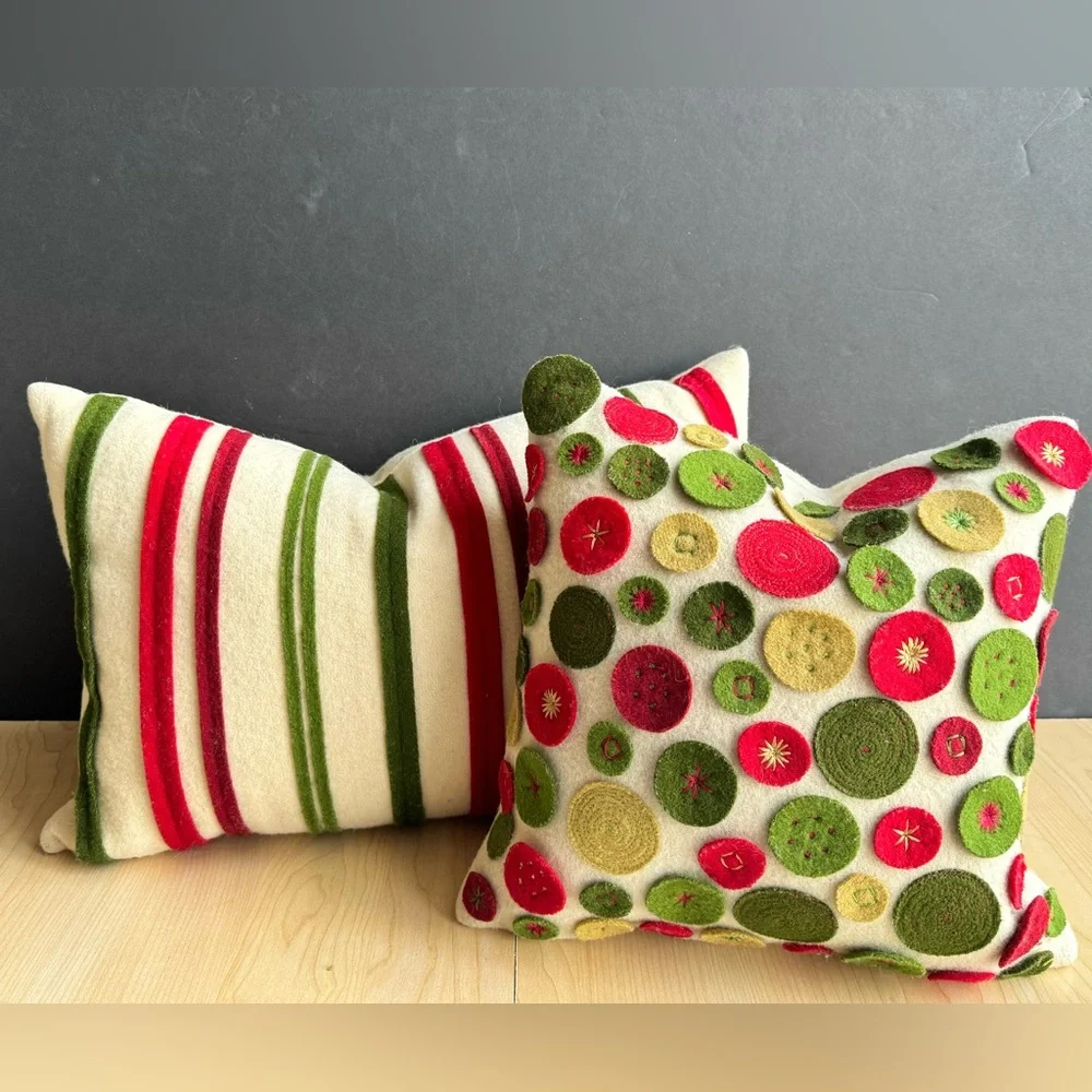 (Set/2) Crate & Barrel Wool Holiday “Cheer” & “Gabriel”Pillows Ivory Red Green